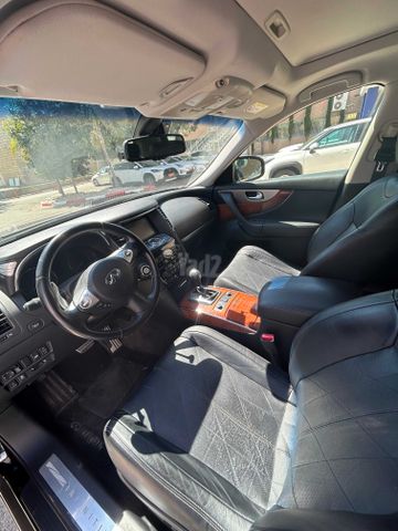 אינפיניטי QX70