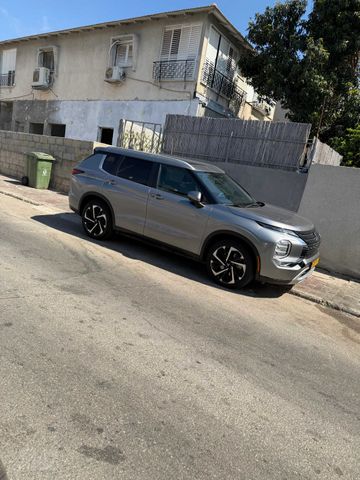 מיצובישי אאוטלנדר