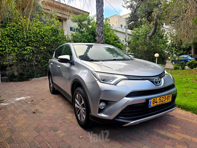 טויוטה RAV4