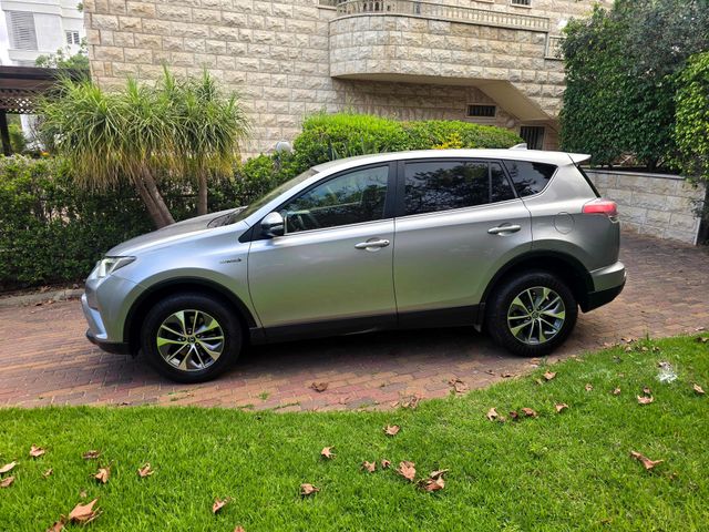 מודעת רכב טויוטה RAV4