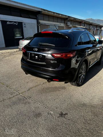 אינפיניטי QX70