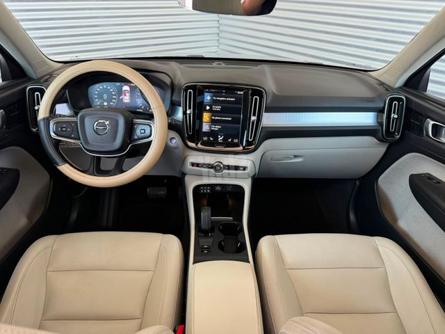 וולוו XC40
