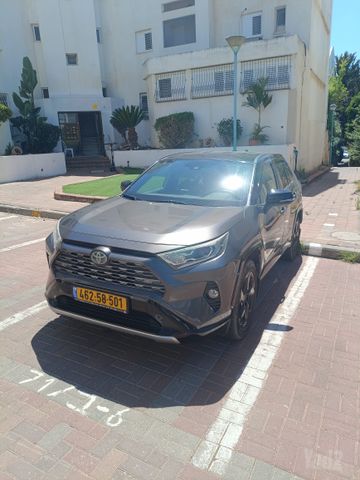 טויוטה RAV4
