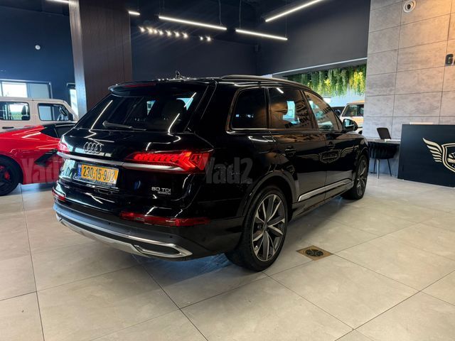 אאודי Q7