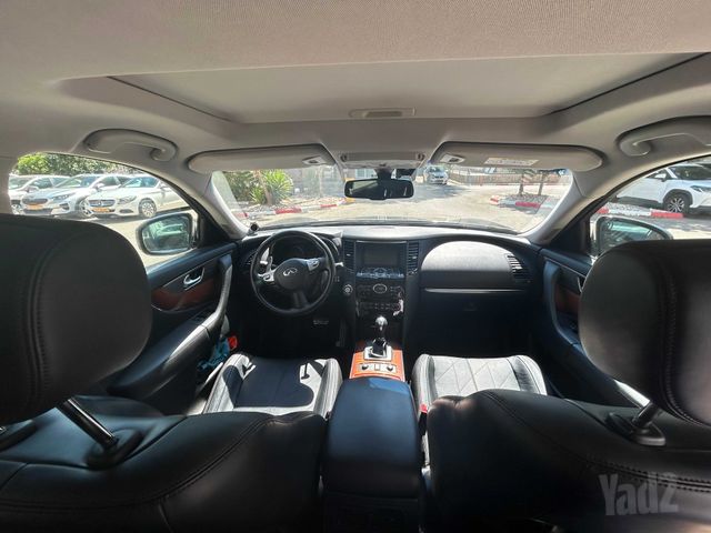 אינפיניטי QX70