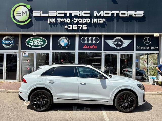 אאודי Q8