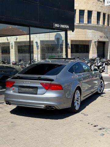 אאודי S7