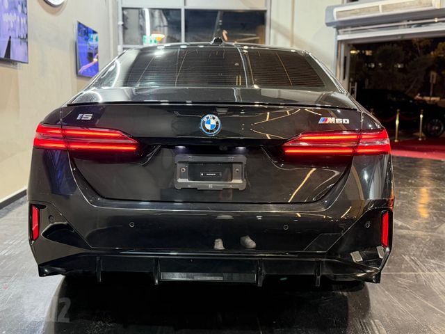 ב מ וו I5