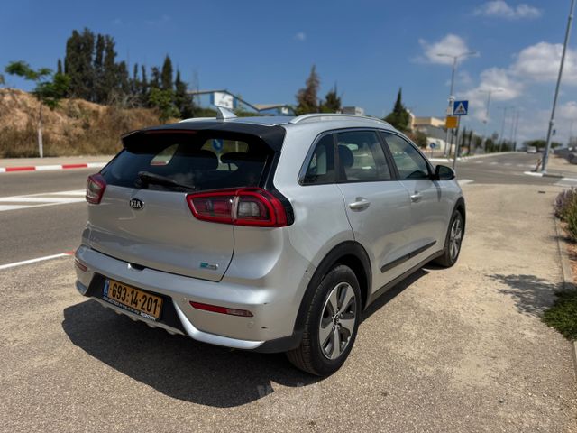 קיה נירו