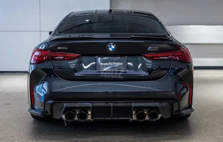 ב מ וו M4