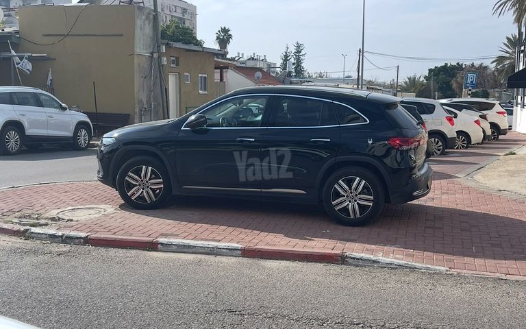 מרצדס-בנץ EQA