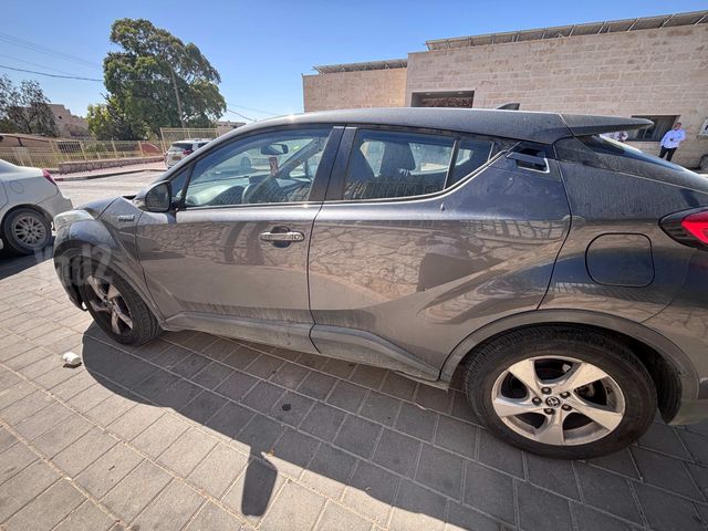 מודעת רכב טויוטה C-HR