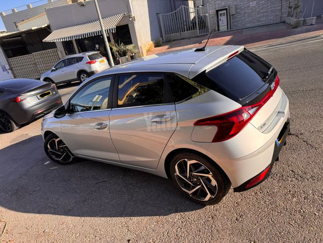 יונדאי i20