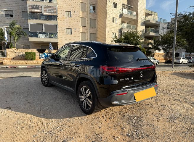 מרצדס-בנץ EQA