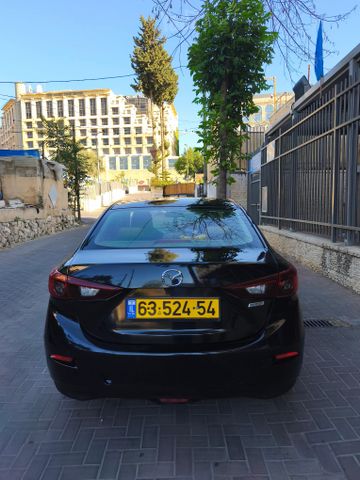 מאזדה 3