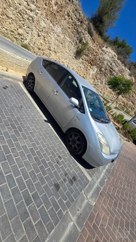 טויוטה פריוס