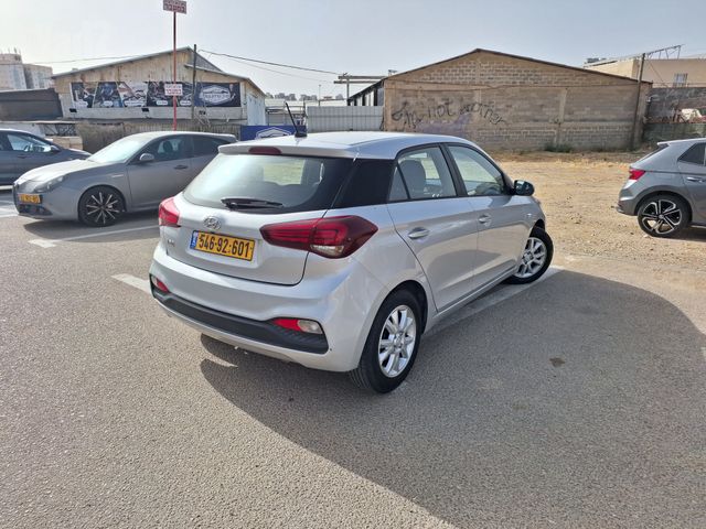 יונדאי i20