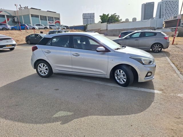 יונדאי i20