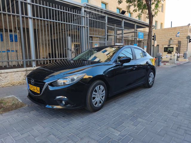 מאזדה 3