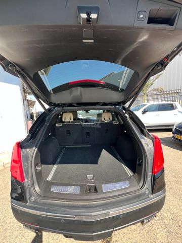 קאדילק XT5