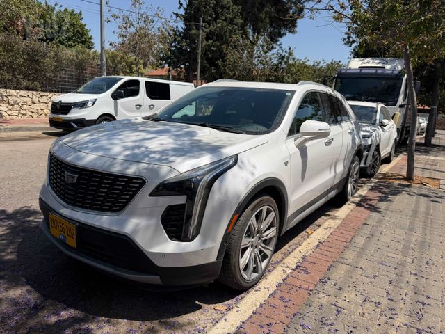 מודעת רכב קאדילק XT4