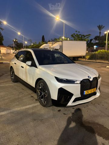 מודעת רכב ב מ וו iX