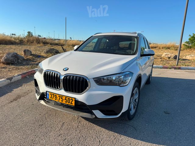 ב מ וו X1