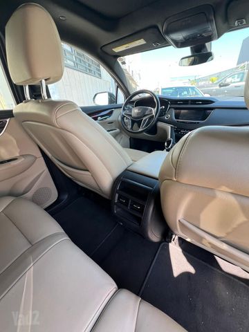 קאדילק XT5
