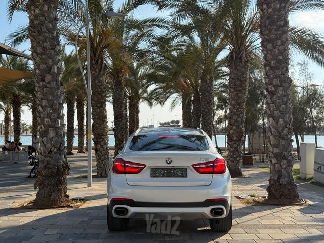 ב מ וו X6