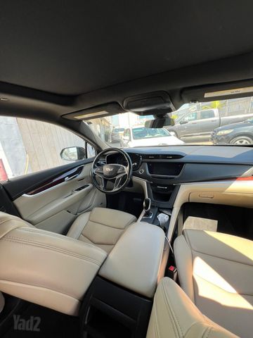 קאדילק XT5