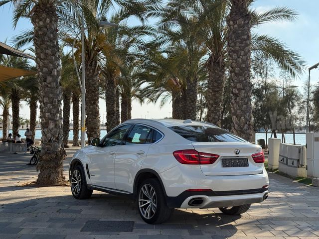 ב מ וו X6