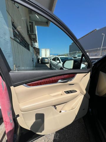 קאדילק XT5