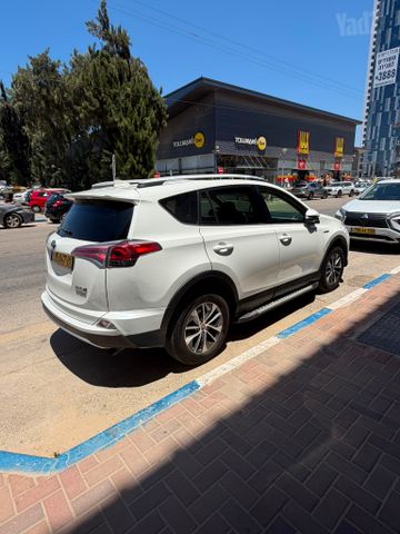 טויוטה RAV4