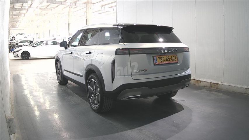 ג'אקו J7