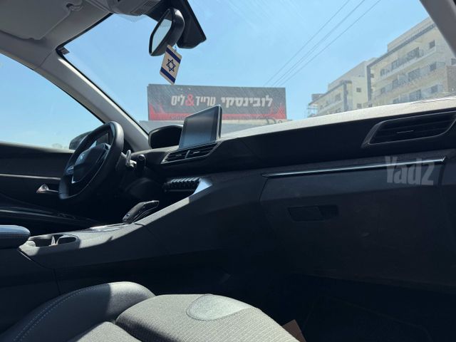 פיג'ו 3008