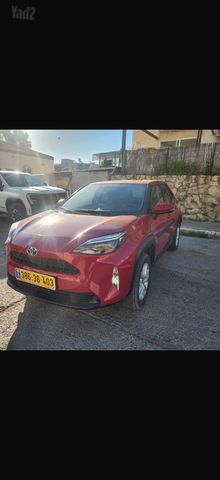 מודעת רכב טויוטה יאריס קרוס
