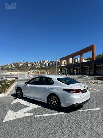 טויוטה קאמרי