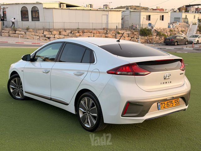 יונדאי איוניק