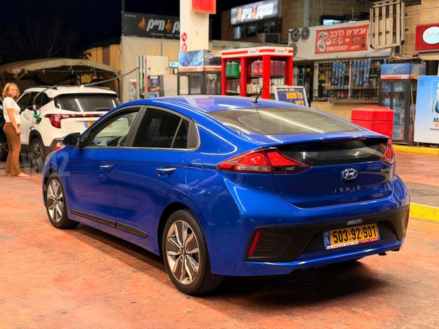 יונדאי איוניק