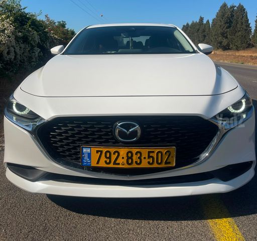 מודעת רכב מאזדה 3
