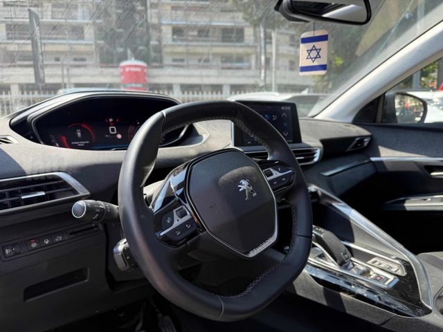 פיג'ו 3008