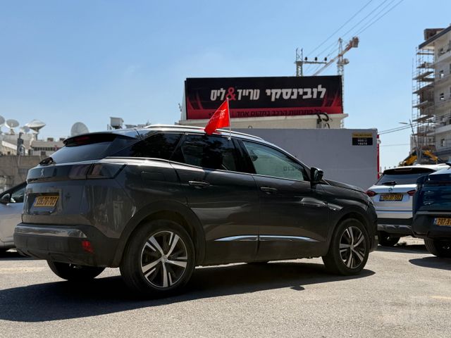 פיג'ו 3008