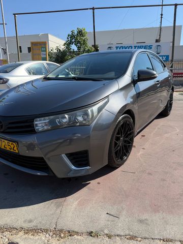 טויוטה קורולה