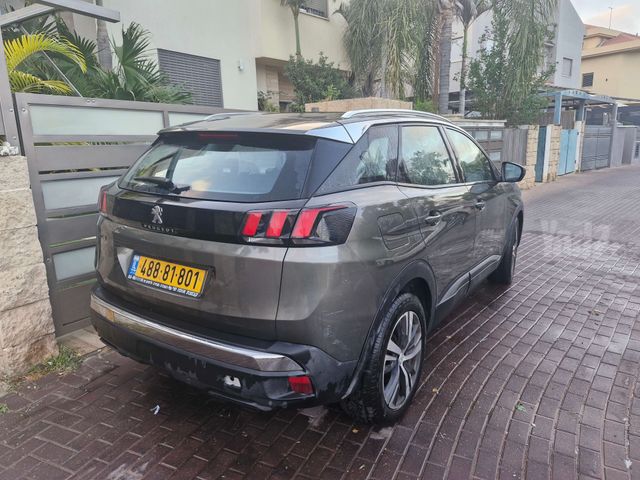 פיג'ו 3008