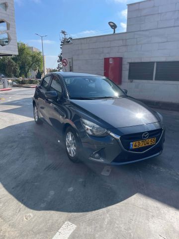 מודעת רכב מאזדה 2