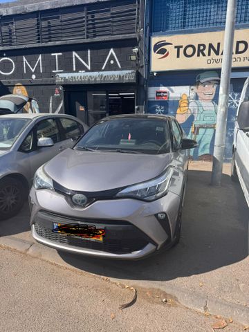 מודעת רכב טויוטה C-HR