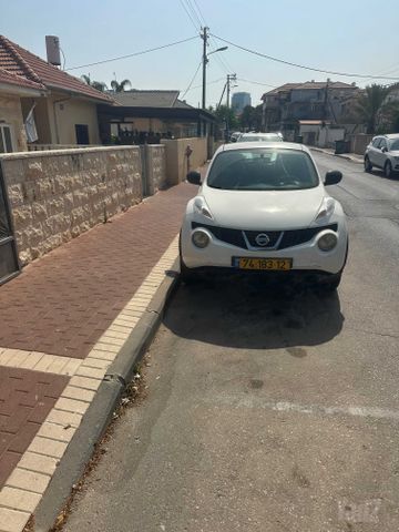 ניסאן ג'וק