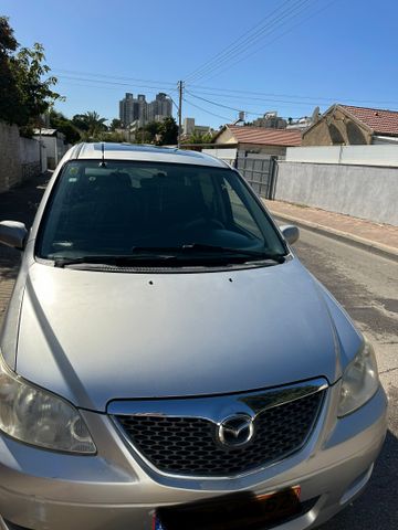 מודעת רכב מאזדה MPV
