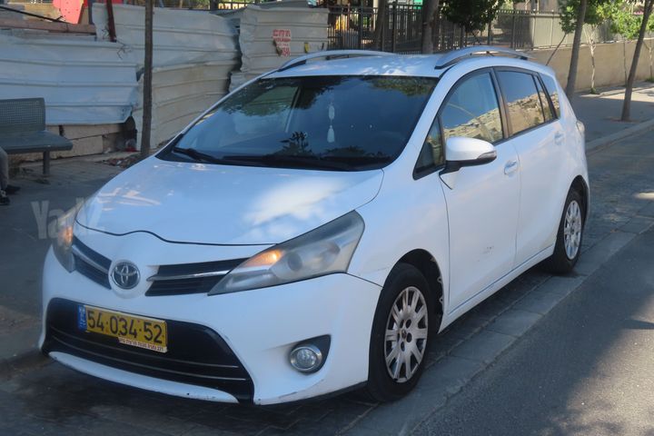 מודעת רכב טויוטה ורסו