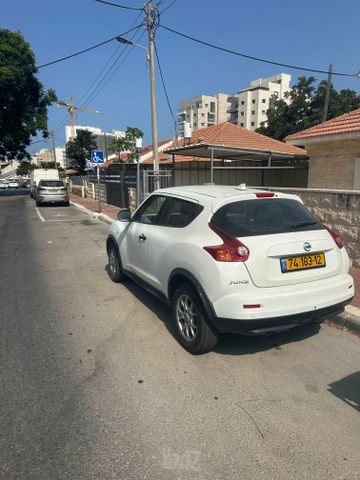 ניסאן ג'וק